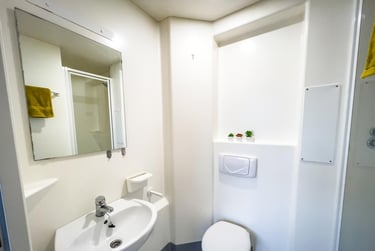 1 bed studio, Potterrow, Old Town, Edinburgh, EH89BT - Image 10